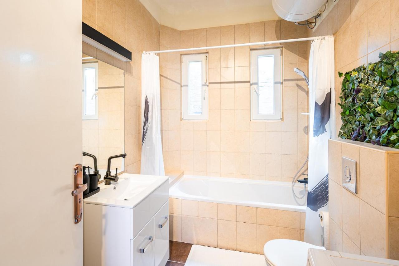 Sunny New Luxurious Home At The Jewish District Budapest Bagian luar foto
